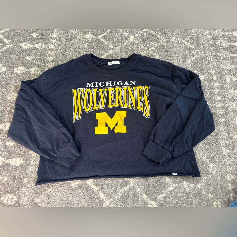 University of Michigan long sleeve cropped tee size large